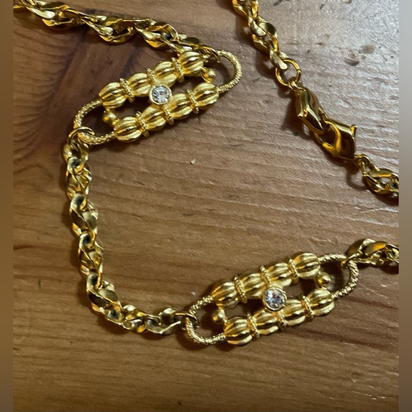 Jacqueline Oasis Kennedy : Camrose & Kross 24” inch gold plated paperclip chain - Picture 4 of 6